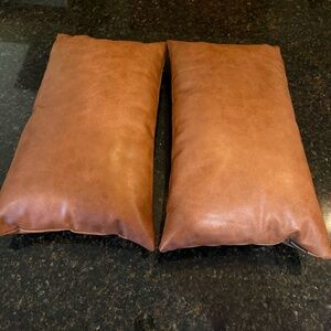 HOMFINER Set of 2 Thick Faux Leather Lumbar Throw Pillow